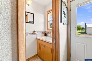 7762 45th Pl NE, Salem, OR 97305 - Photo 24
