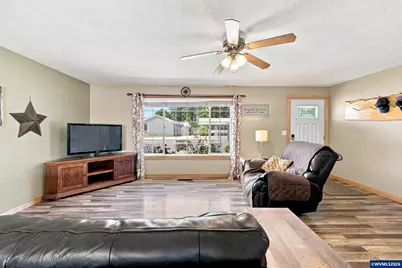 7762 45th Pl NE, Salem, OR 97305 - Photo 8