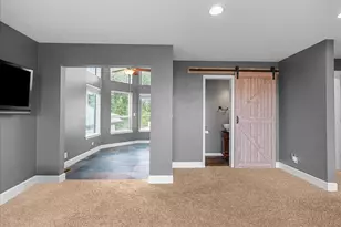 4000 Eola Dr NW, Salem, OR 97304 - Photo 32