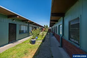 1742 Center St NE, Salem, OR 97301 - Photo 6