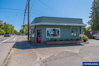 1742 Center St NE, Salem, OR 97301 - Photo 4