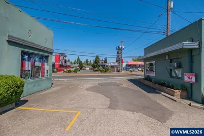 1742 Center St NE, Salem, OR 97301 - Photo 8