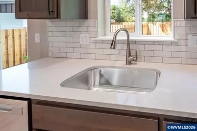 946 NW 10th St, Corvallis, OR 97330 - Photo 16