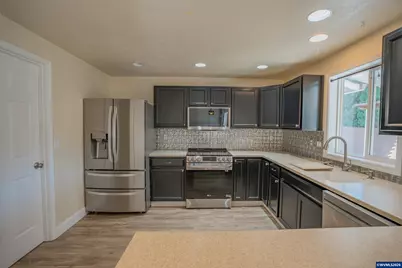 208 Faith St, Jefferson, OR 97352 - Photo 4