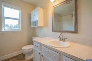 208 Faith St, Jefferson, OR 97352 - Photo 22