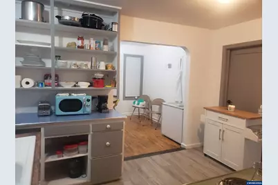 766 S 2nd St, Lebanon, OR 97355 - Photo 14