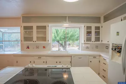 680 E Sherman St, Lebanon, OR 97355 - Photo 6