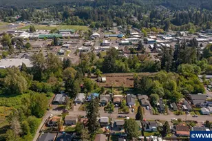 1400 Nandina St, Sweet Home, OR 97386 - Photo 2