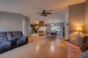 802 SW Spring St, Mill City, OR 97360 - Photo 10
