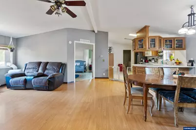 802 SW Spring St, Mill City, OR 97360 - Photo 12