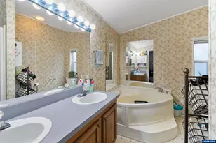 802 SW Spring St, Mill City, OR 97360 - Photo 8