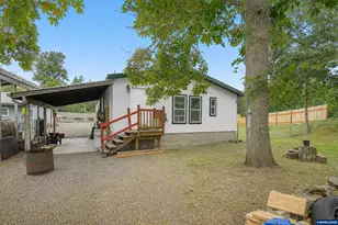 802 SW Spring St, Mill City, OR 97360 - Photo 22