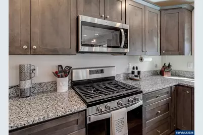 1875 SE Blueberry St, Dallas, OR 97338 - Photo 10