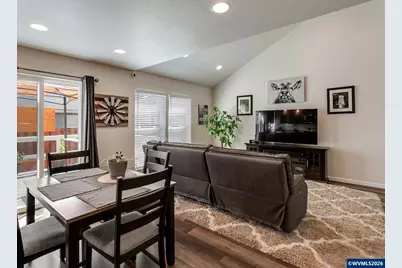 1875 SE Blueberry St, Dallas, OR 97338 - Photo 6