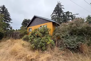 1074 N River Dr, Sweet Home, OR 97386 - Photo 8