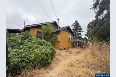 1074 N River Dr, Sweet Home, OR 97386 - Photo 2