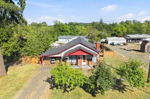 221 Walnut St, Independence, OR 97351 - Photo 2