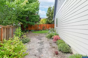 753 SE Guy Ln, Dallas, OR 97338 - Photo 38