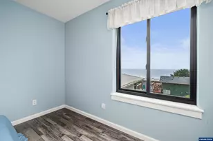 2035 NE 66th St, Lincoln City, OR 97367 - Photo 34