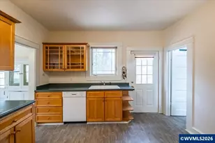 115 S 6th St, Independence, OR 97351 - Photo 16
