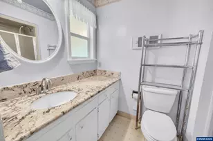 670 Smith Dr, Woodburn, OR 97071 - Photo 14
