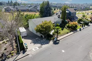 670 Smith Dr, Woodburn, OR 97071 - Photo 4