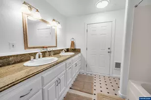 670 Smith Dr, Woodburn, OR 97071 - Photo 28