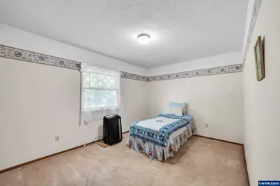 670 Smith Dr, Woodburn, OR 97071 - Photo 16