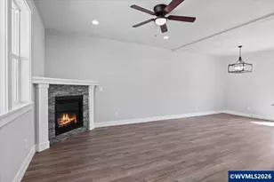 1215 S 11th St, Independence, OR 97351 - Photo 4