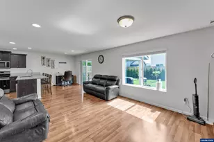4940 Skylab Ave NE, Salem, OR 97305 - Photo 6