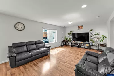 4940 Skylab Av NE, Salem, OR 97305 - Photo 8
