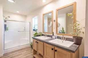 105 Columbus St NE, Albany, OR 97321 - Photo 18