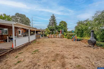 1700 S 2nd St, Lebanon, OR 97355 - Photo 28