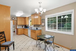 206 Benton Pl NW, Albany, OR 97321 - Photo 4