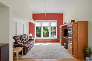 1685 Hillcrest Ct NW, Salem, OR 97304 - Photo 8