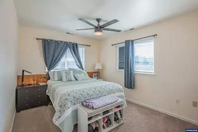 887 Wassom St, Lebanon, OR 97355 - Photo 6