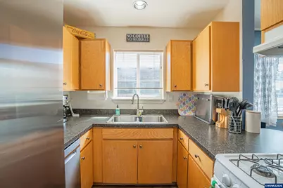 887 Wassom St, Lebanon, OR 97355 - Photo 4