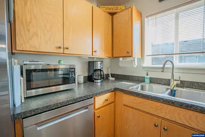 887 Wassom St, Lebanon, OR 97355 - Photo 10