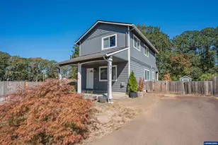 887 Wassom St, Lebanon, OR 97355 - Photo 32