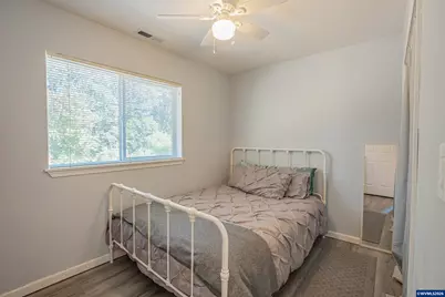887 Wassom St, Lebanon, OR 97355 - Photo 20