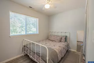 887 Wassom St, Lebanon, OR 97355 - Photo 20