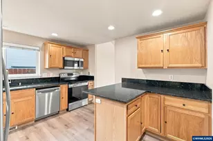 4928 Manning Dr NE, Salem, OR 97305 - Photo 6
