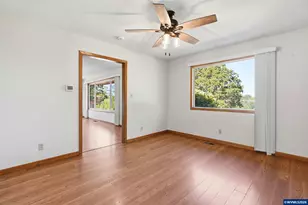 429 Stoneway Dr NW, Salem, OR 97304 - Photo 8