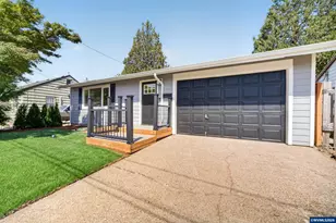 1305 15th Av SW, Albany, OR 97321 - Photo 2