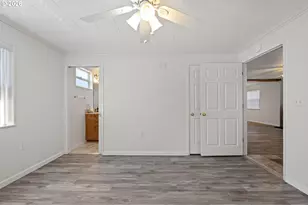 321 N 8th St, Cottage Grove, OR 97424 - Photo 20