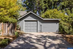 1690 Cottage St SE, Salem, OR 97302 - Photo 4
