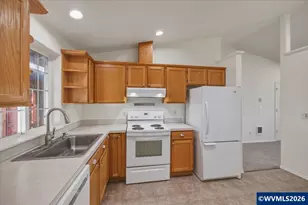1000 SW Aspen Ln, Dallas, OR 97338 - Photo 12