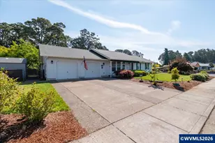 1000 SW Aspen Ln, Dallas, OR 97338 - Photo 2