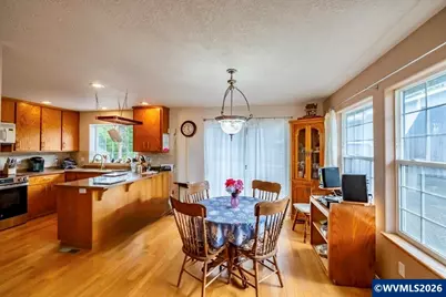 546 SW Hayter St, Dallas, OR 97338 - Photo 8