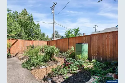 1655 Pearl St NE, Salem, OR 97301 - Photo 32